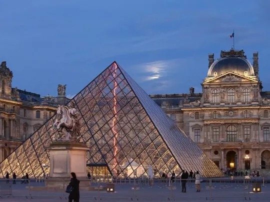 El Museo del Louvre reabre parcialmente sus puertas, mientras sus trabajadores retoman las huelgas