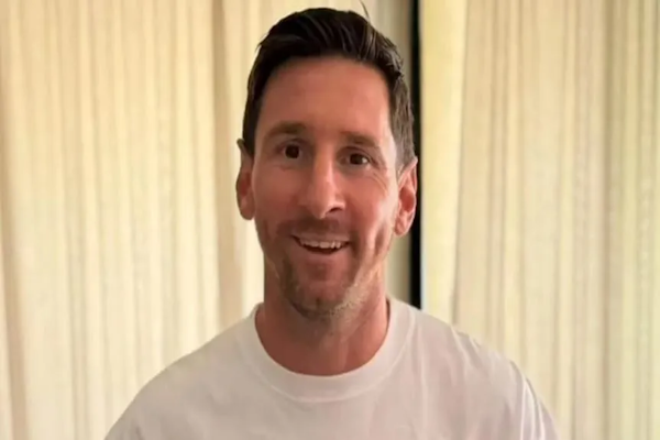 En Rosario Messi recibió una medalla que no tenía