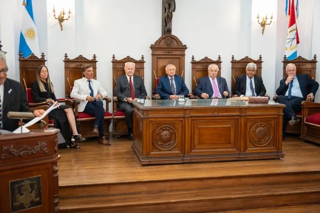 Pullaro envió a la Legislatura los pliegos de las tres vacantes para la Corte Suprema 
