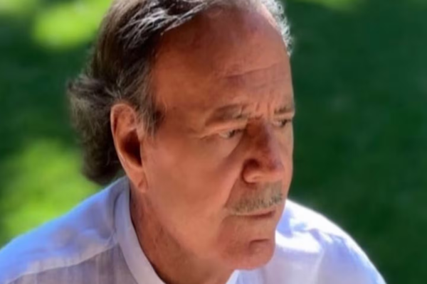 Los audios de las dos exempleadas que denunciaron a Julio Iglesias 