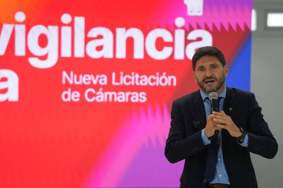 Pullaro prometió que los salarios aumentarán 