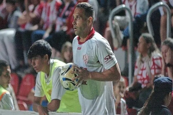 Quilmes se bajó y el futuro de Corvalán es incierto 