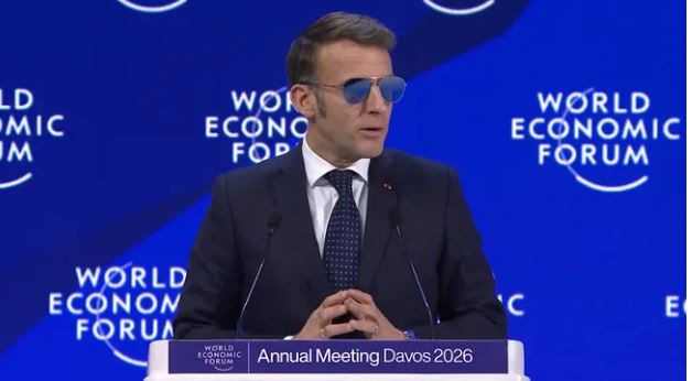 Emmanuel Macron se plantó en Davos contra Donald Trump por Groenlandia: 