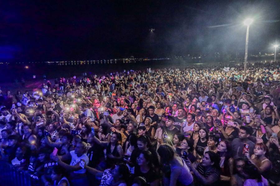 Cientos de santafesinos disfrutaron del show de El Brujo Ezequiel 