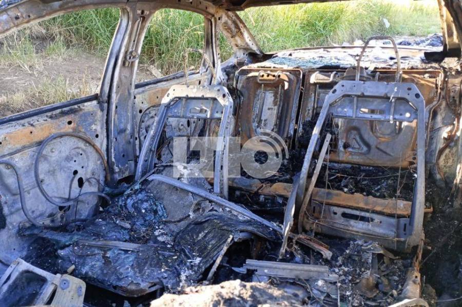 Apareció un auto quemado en barrio Roma