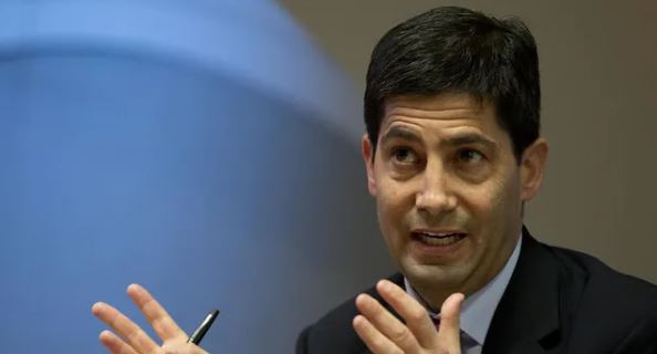 Donald Trump oficializó la elección de Kevin Warsh para presidir la Fed