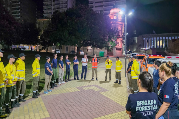 Santa Fe envió un equipo de brigadistas para colaborar 