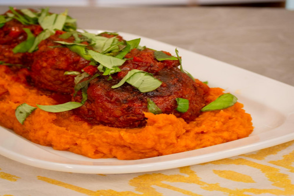 Receta de albóndigas de pollo y lentejas con puré