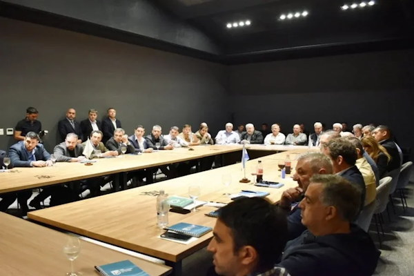 Reunión de AFA con la televisación del ascenso como tema central