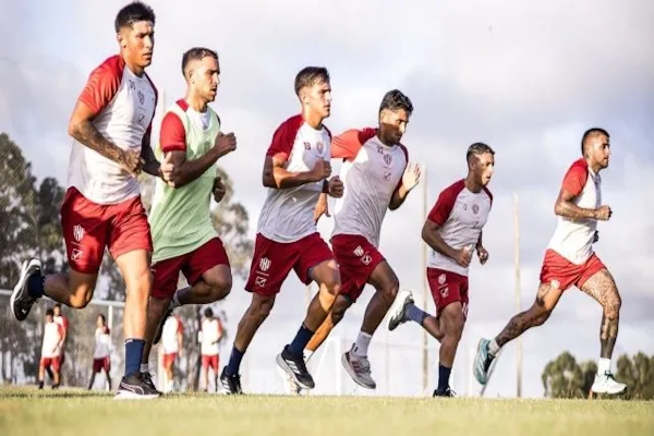 Unión vuelve a entrenar con el objetivo de reaccionar ante Aldosivi