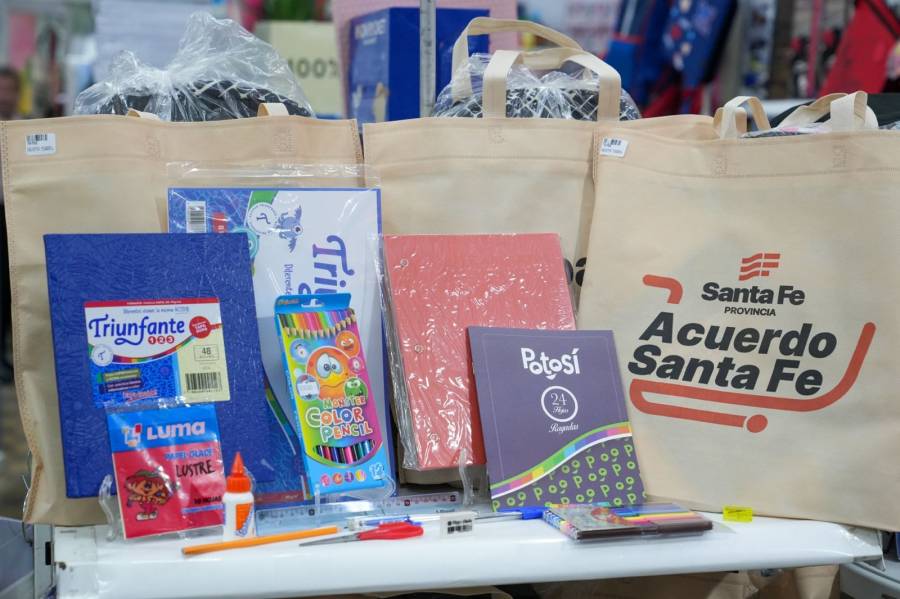 Abonan el complemento educativo para la compra de útiles escolares