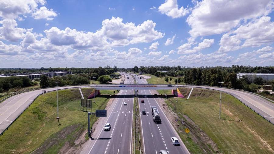 Histórico: a partir de este lunes queda habilitado el tercer carril de la Autopista 