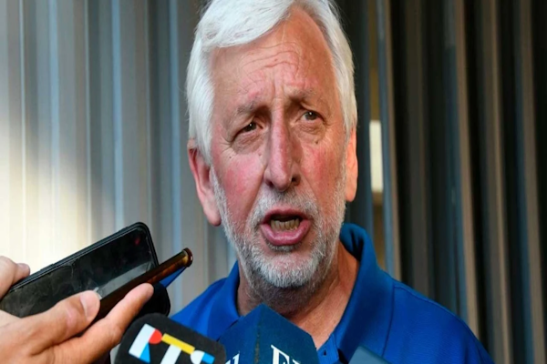 Alonso habló de la situación con Neris