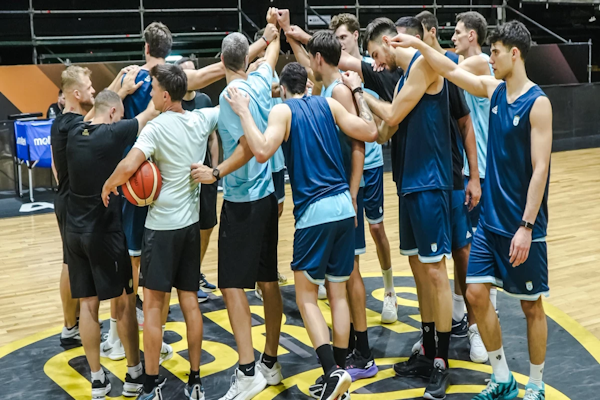 Básquet: La Selección Argentina entrena pensando en la doble fecha