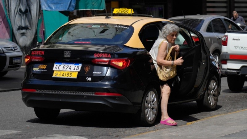 El Concejo aprobó un aumento en la tarifa de taxis y remises