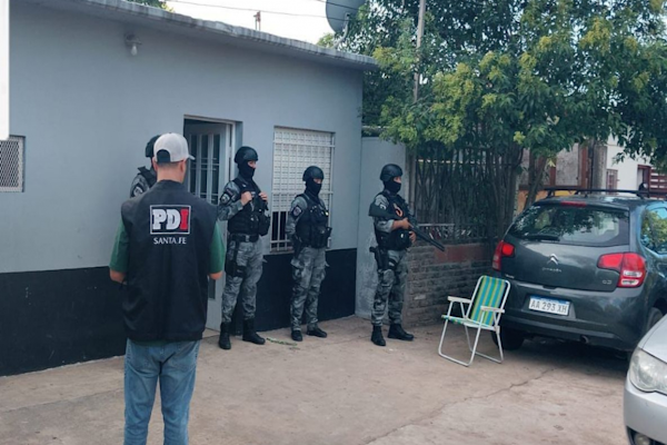 Rosario: dos aprehendidos por tenencia ilegítima de arma de fuego 