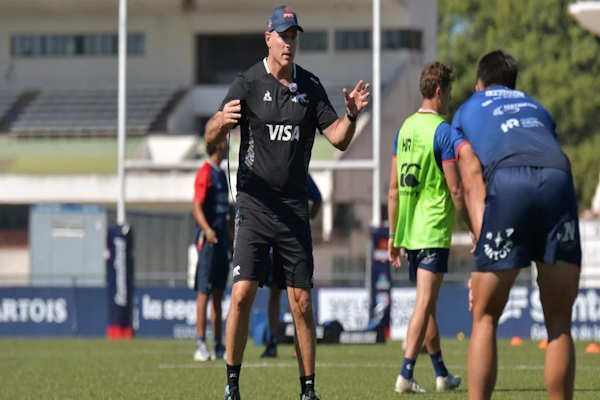 Felipe Contepomi estuvo en la práctica de Capibaras XV