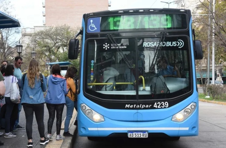Habrá transporte urbano gratuito y desvíos de recorridos por la marcha del Día de la Mujer