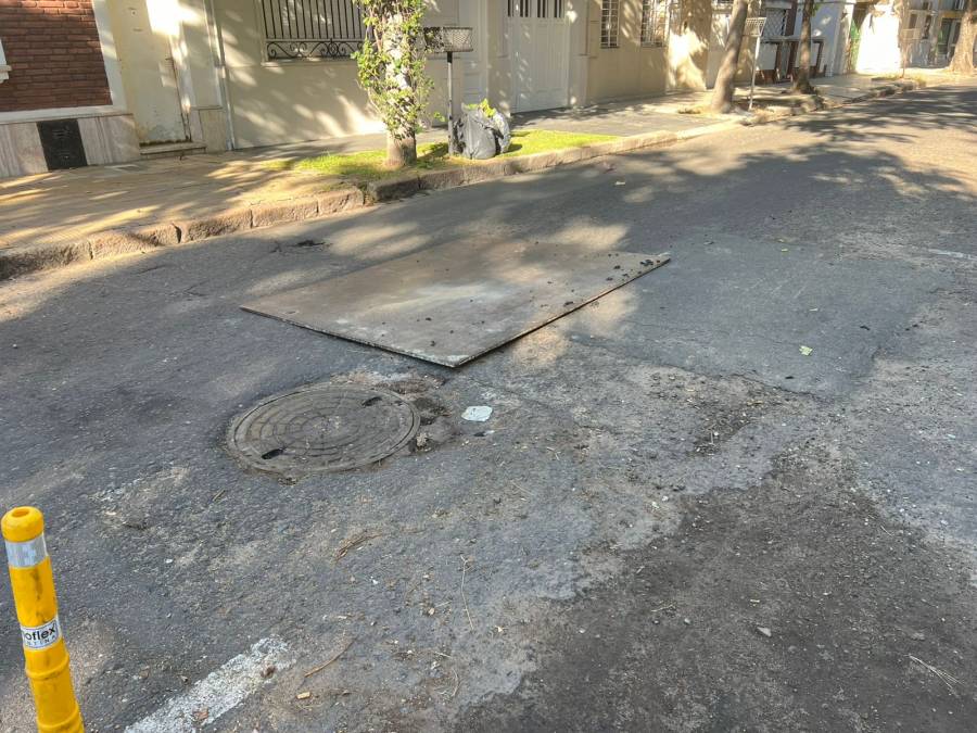 Socavón en barrio Sur: Aguas Santafesinas investiga la causa