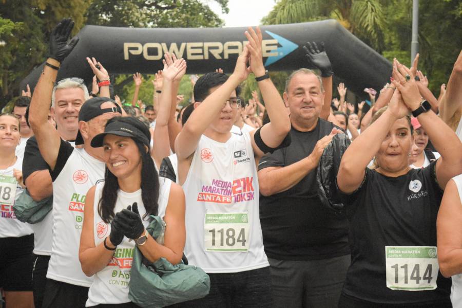 Santa Fe vivió una fiesta deportiva con la Media Maratón 21K en la Costanera