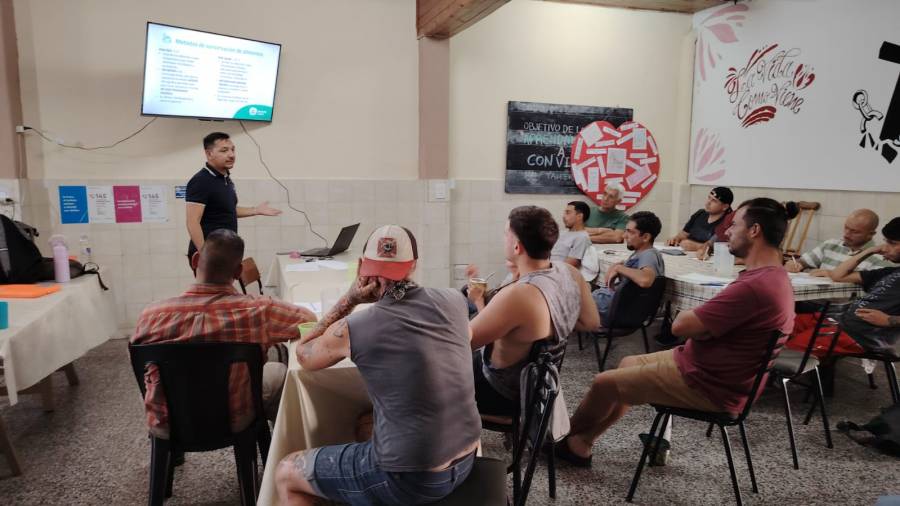Se brindó una capacitación en Seguridad Alimentaria para facilitar la inserción laboral