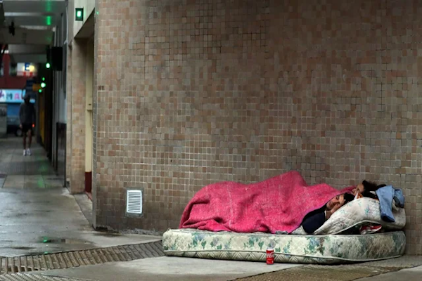 La UCA advierte que la baja de la pobreza es una 