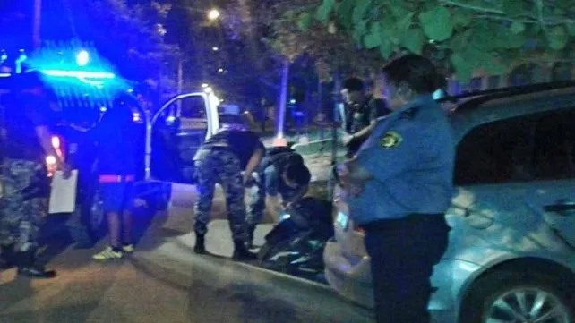Asesinaron a un hombre a balazos en el frente de su casa 