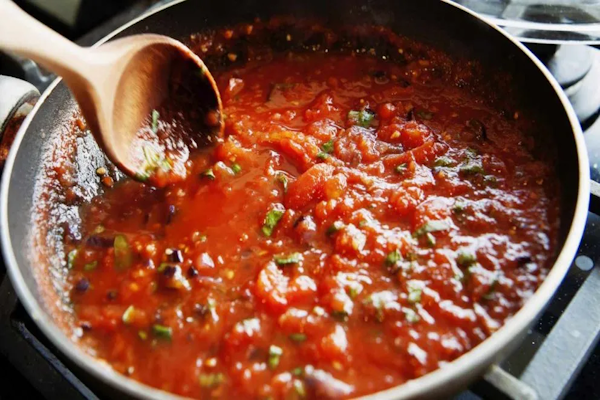 No tires los tomates viejos: hacé salsa casera