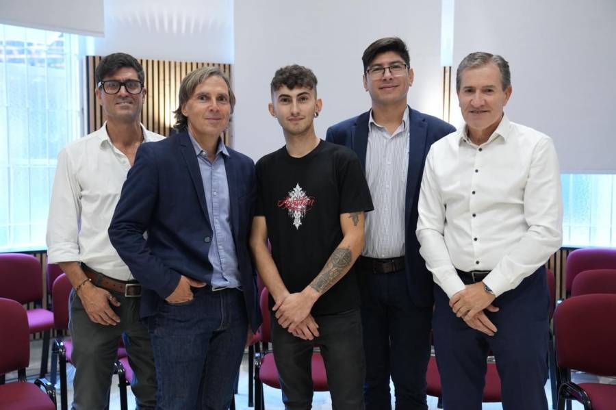 El Hospital Centenario realizó un procedimiento inédito en la salud pública nacional