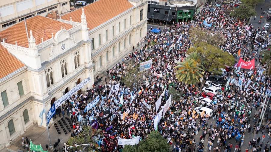 Comienza una semana de paro por la Ley de Financiamiento