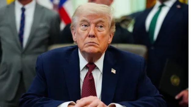 Donald Trump anunció aranceles del 25% a autos europeos y profundizó la tensión con la Unión Europea