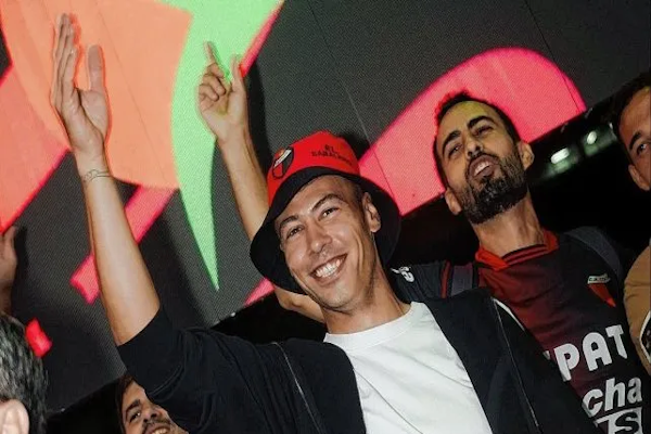 El capitán de Colón estuvo en los festejos y se dirigió a los hinchas