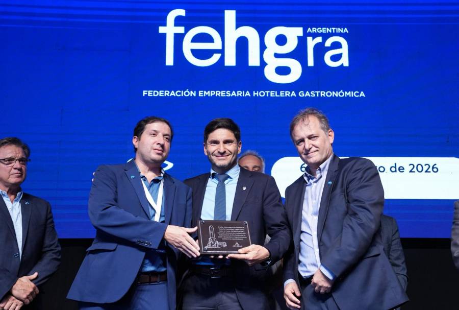 Pullaro recibió un reconocimiento de la hotelería nacional por el plan de seguridad 