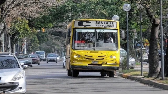 Subieron los colectivos interurbanos del Gran Santa Fe: todas las tarifas actualizadas