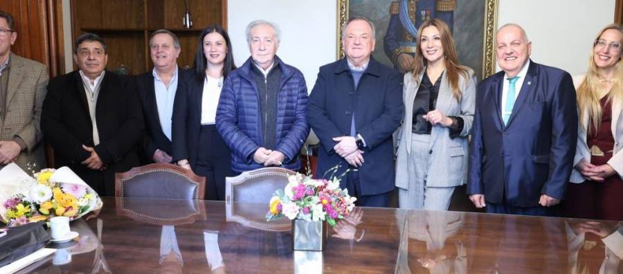 Ell Senado firmo un convenio de cooperación con la UES21