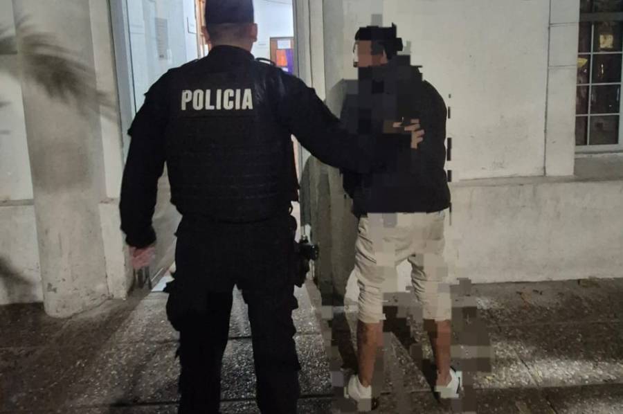 Rompieron una ventana para robar en el club Santa Rita
