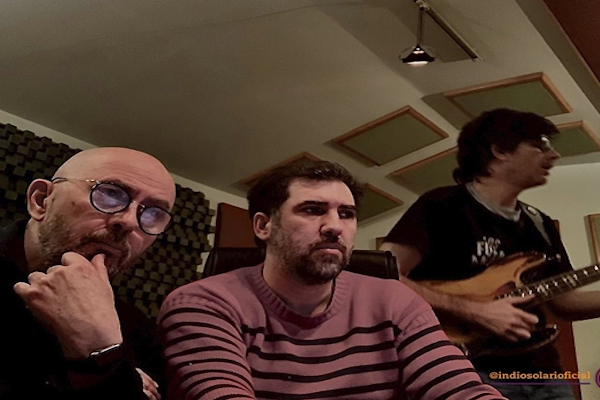 El Indio Solari subió una foto en el estudio de grabación