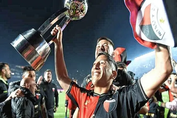 Colón busca incorporar a Rodrigo Aliendro
