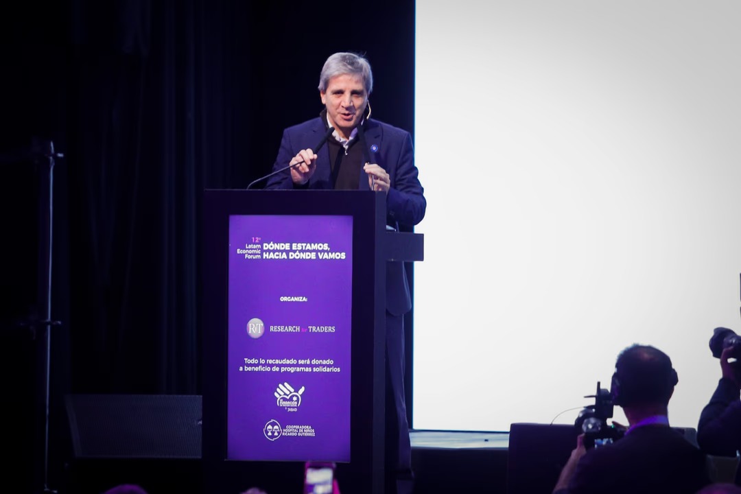 Caputo anticipó que la inflación de mayo será más baja que la de abril y vaticinó la reelección de Milei