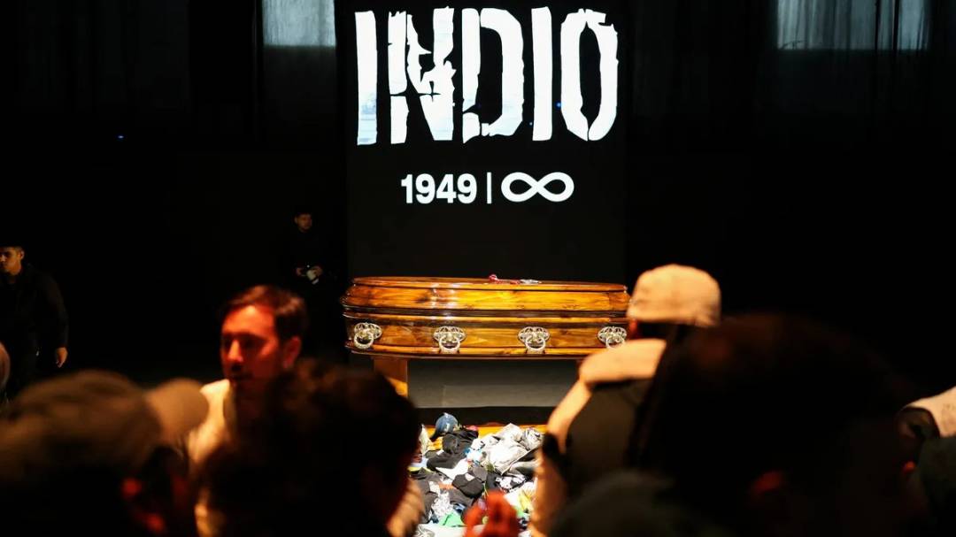 Último adiós al Indio Solari: fanáticos de todo el país empiezan a llegar a Avellaneda