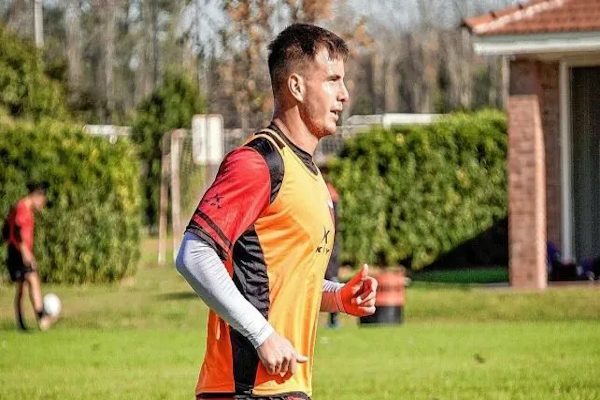 Facundo Castro entrena apartado del plantel de Colón