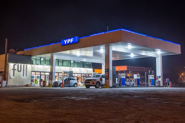 La semana cierra con otro aumento de los combustibles