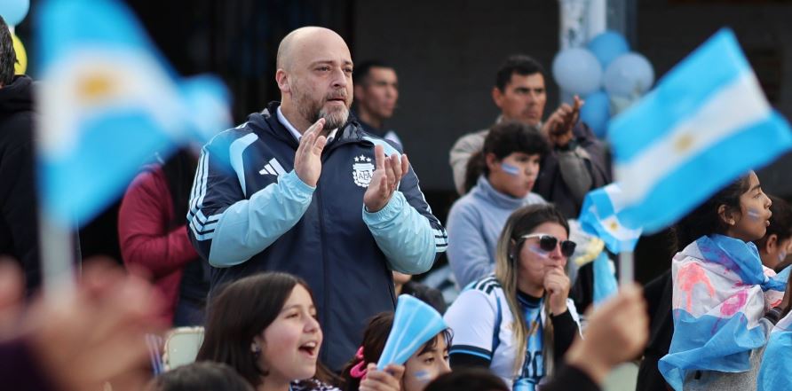 Jugó Argentina y la Fan Fest fue en la escuela Estrada de barrio Los Troncos