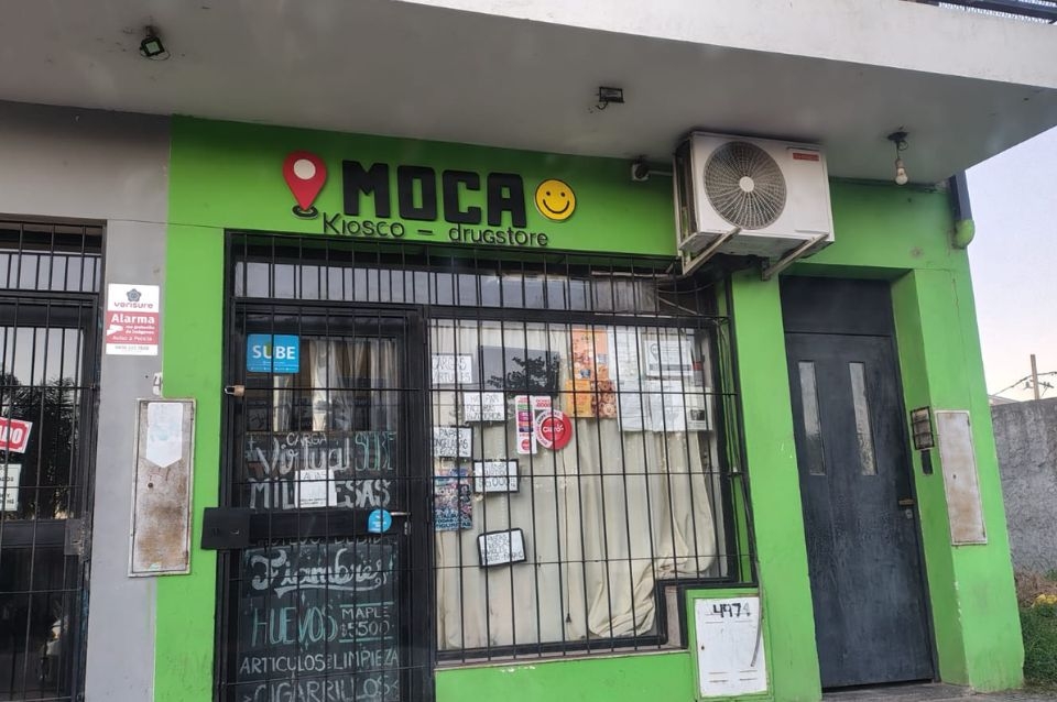 Aprovechó el partido de Argentina para robar: se llevó $300 mil y dos botellas de fernet