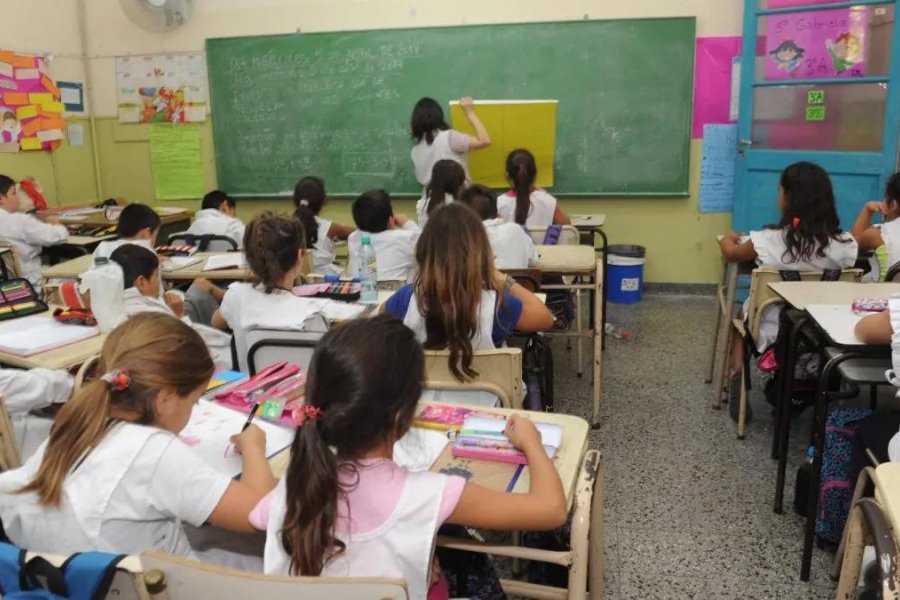 Asistencia Perfecta: más de 63 mil docentes, directivos, secretarios, preceptores y asistentes escolares cobrarán el incentivo mensual de mayo