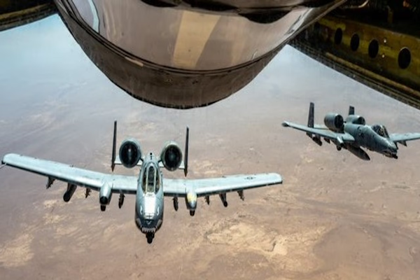 EU bombardea objetivos iraníes tras presumir ataque en Ormuz