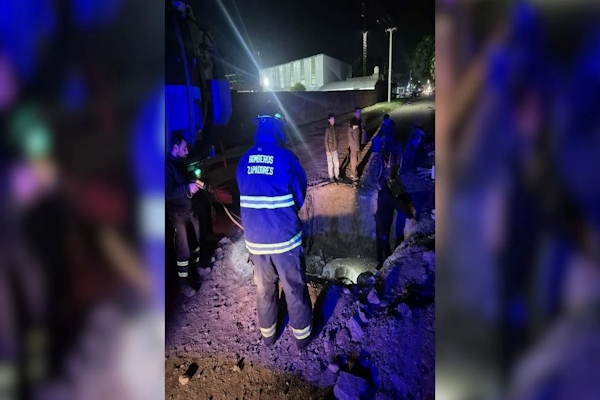 Bomberos rescataron a un hombre que cayó a un pozo  