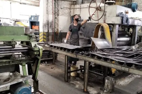 La industria metalúrgica santafesina opera al 40% de su capacidad 