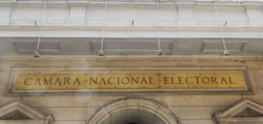 Declaran nulo el DNU que pasaba el trámite de ciudadanía a Migraciones