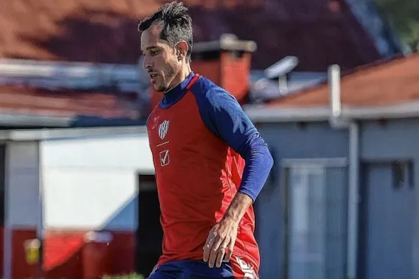 Unión apartó a Solari y Fragapane